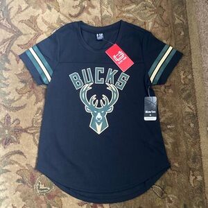 NWT! NBA Ultra Game Milwaukee Bucks in Size M.